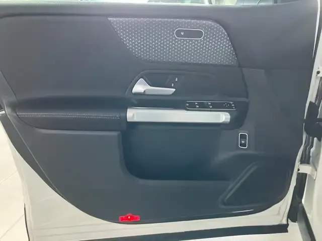 Mercedes-Benz GLB 180