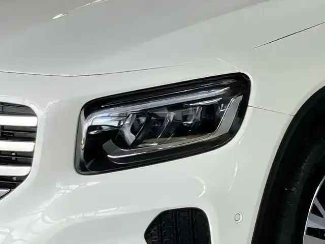 Mercedes-Benz GLB 180