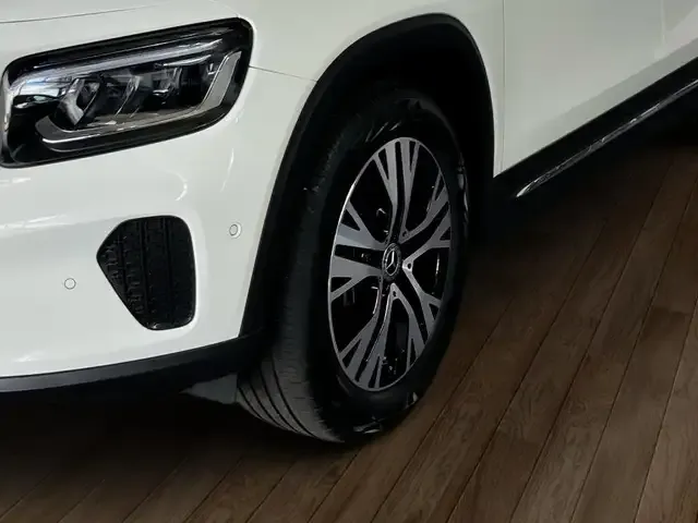 Mercedes-Benz GLB 180