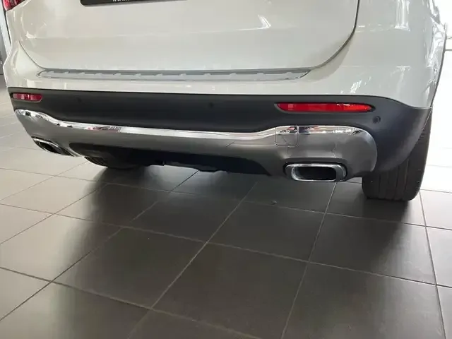 Mercedes-Benz GLB 180
