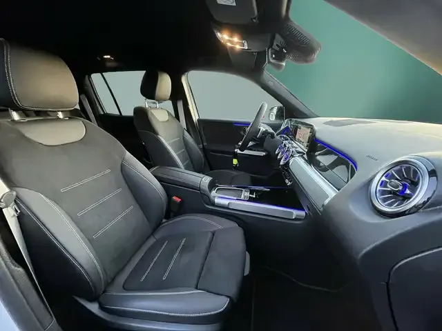 Mercedes-Benz GLB 220