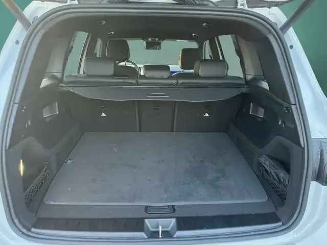 Mercedes-Benz GLB 220