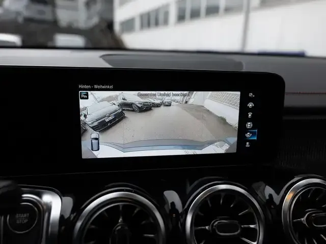 Mercedes-Benz EQB 350