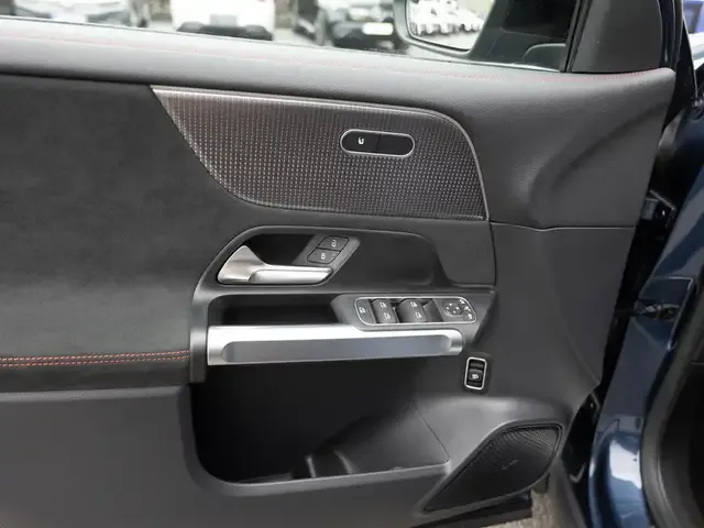 Mercedes-Benz EQB 350