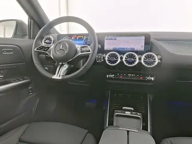 Mercedes-Benz GLA 220