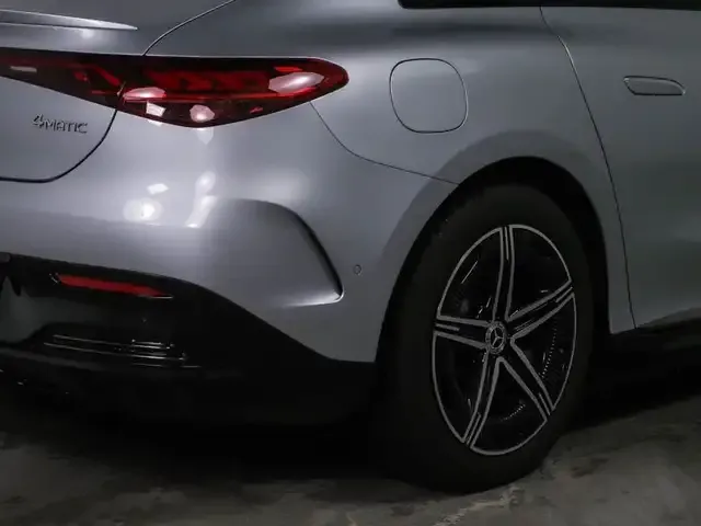 Mercedes-Benz EQE 500