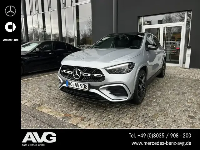 Mercedes-Benz GLA 200