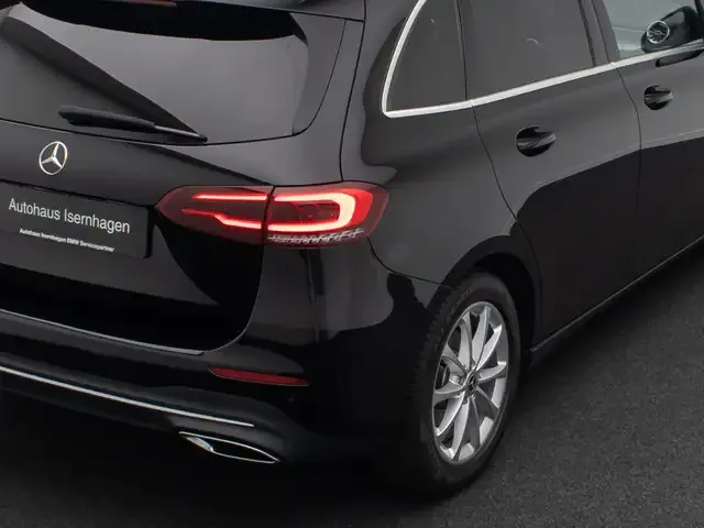Mercedes-Benz B 180
