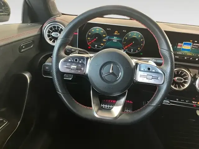 Mercedes-Benz CLA 180