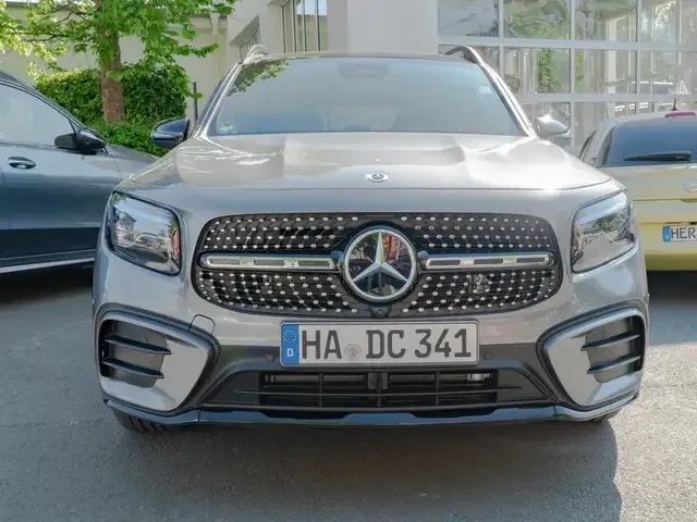 Mercedes-Benz GLB 220