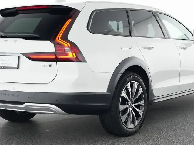 Volvo V90 Cross Country