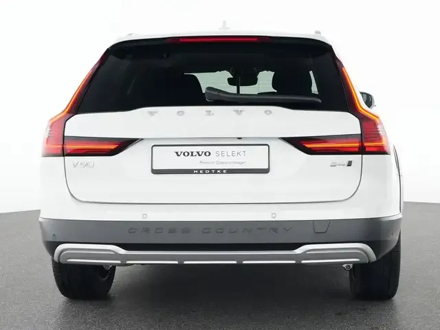 Volvo V90 Cross Country