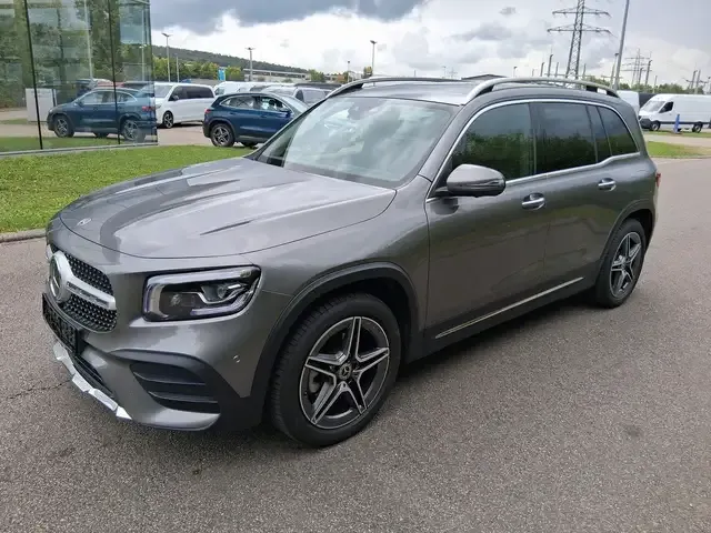 Mercedes-Benz GLB 200