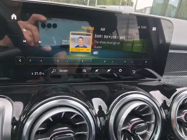 Mercedes-Benz GLB 200