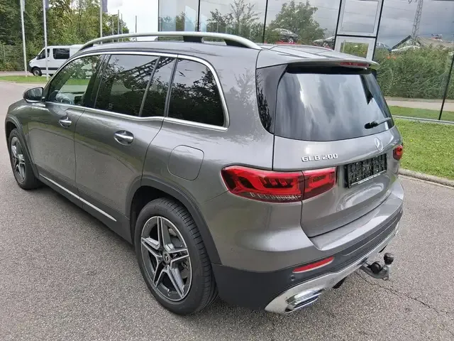 Mercedes-Benz GLB 200