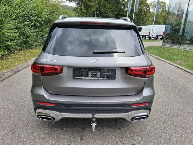 Mercedes-Benz GLB 200