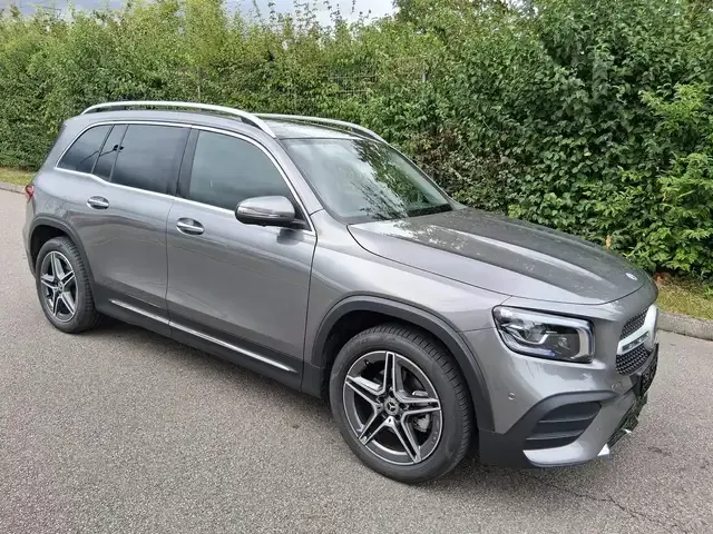 Mercedes-Benz GLB 200