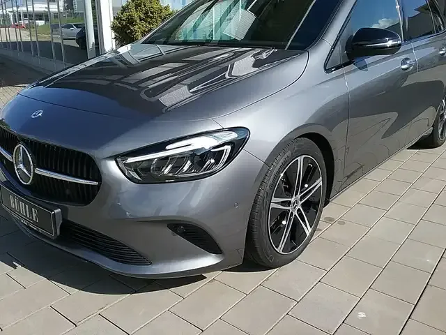 Mercedes-Benz B 180