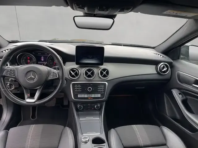Mercedes-Benz GLA 180