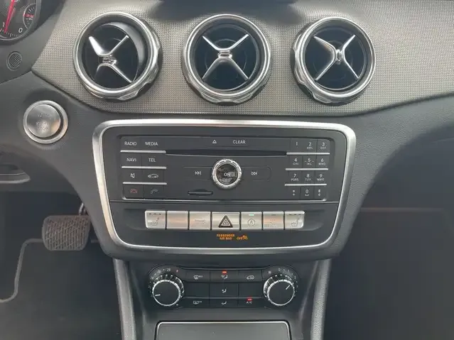 Mercedes-Benz GLA 180