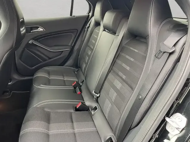 Mercedes-Benz GLA 180