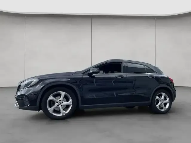 Mercedes-Benz GLA 180