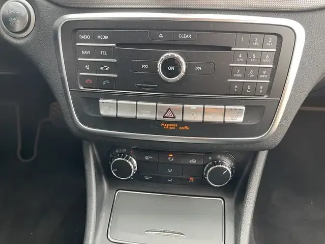 Mercedes-Benz GLA 180
