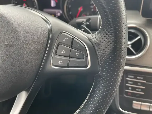 Mercedes-Benz GLA 180