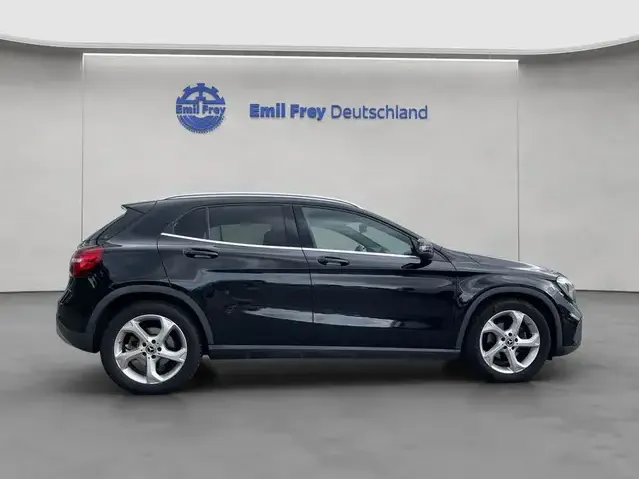 Mercedes-Benz GLA 180