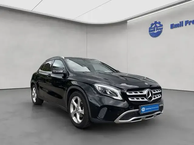 Mercedes-Benz GLA 180