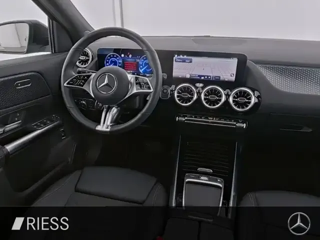 Mercedes-Benz EQA 300