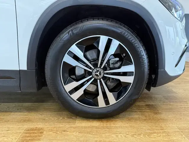 Mercedes-Benz GLA 180