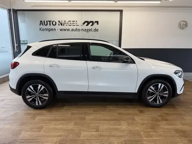 Mercedes-Benz GLA 180