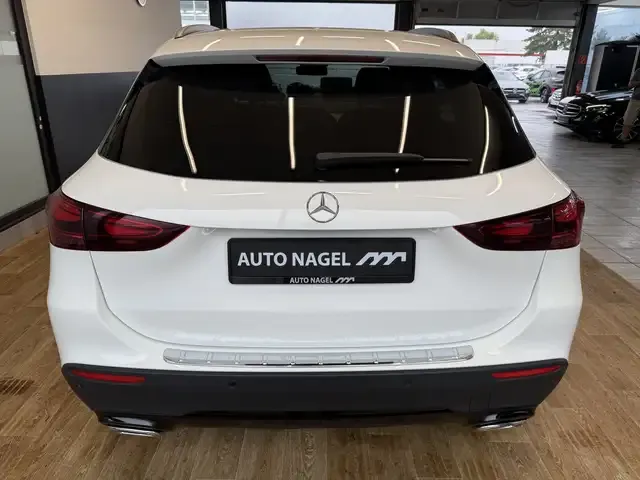 Mercedes-Benz GLA 180