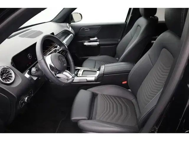 Mercedes-Benz EQB 300