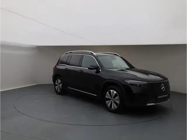 Mercedes-Benz EQB 300