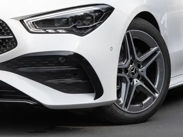 Mercedes-Benz CLA 200