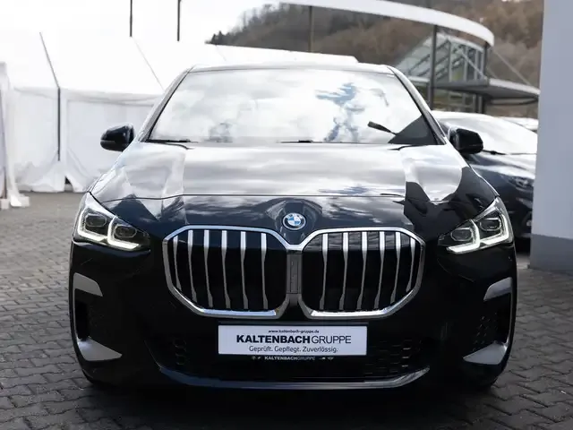 BMW 225