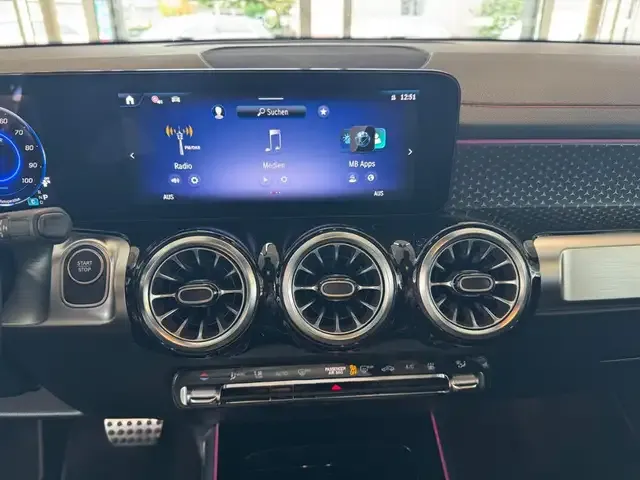 Mercedes-Benz EQB 300