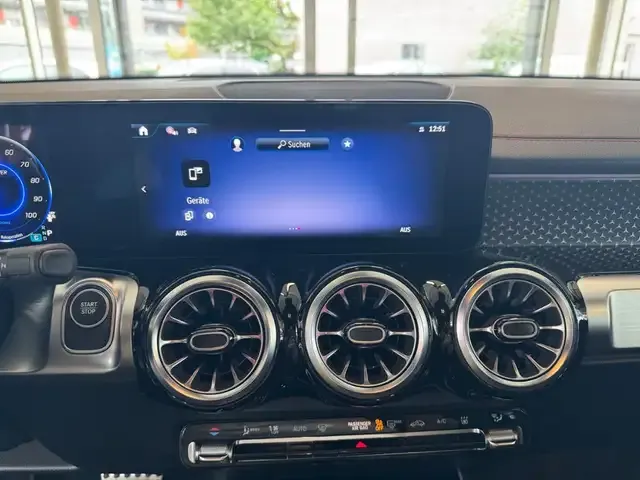 Mercedes-Benz EQB 300