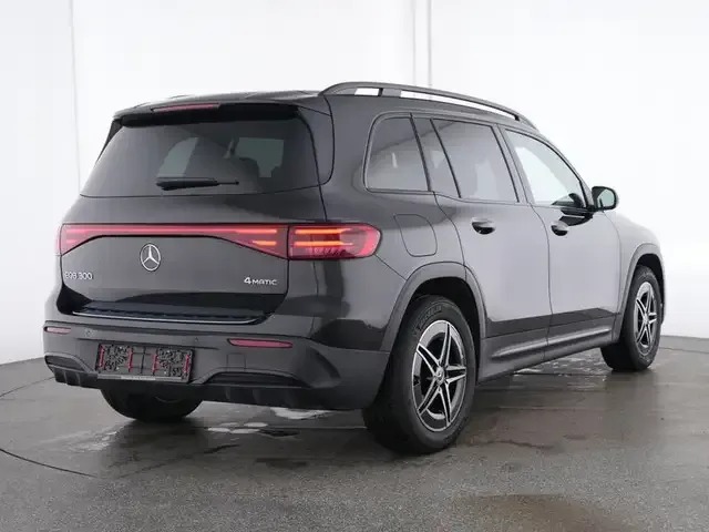 Mercedes-Benz EQB 300