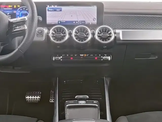 Mercedes-Benz EQB 300