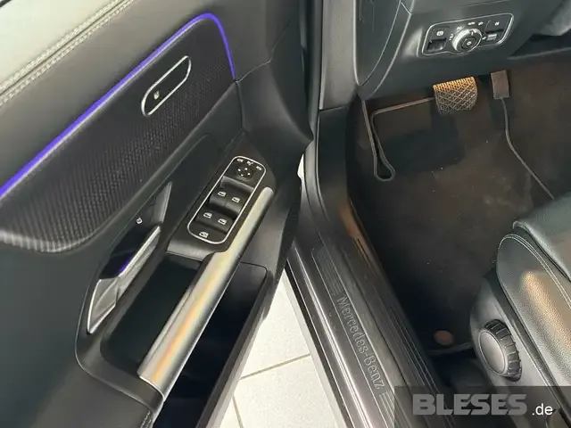Mercedes-Benz GLA 180