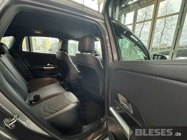 Mercedes-Benz GLA 180