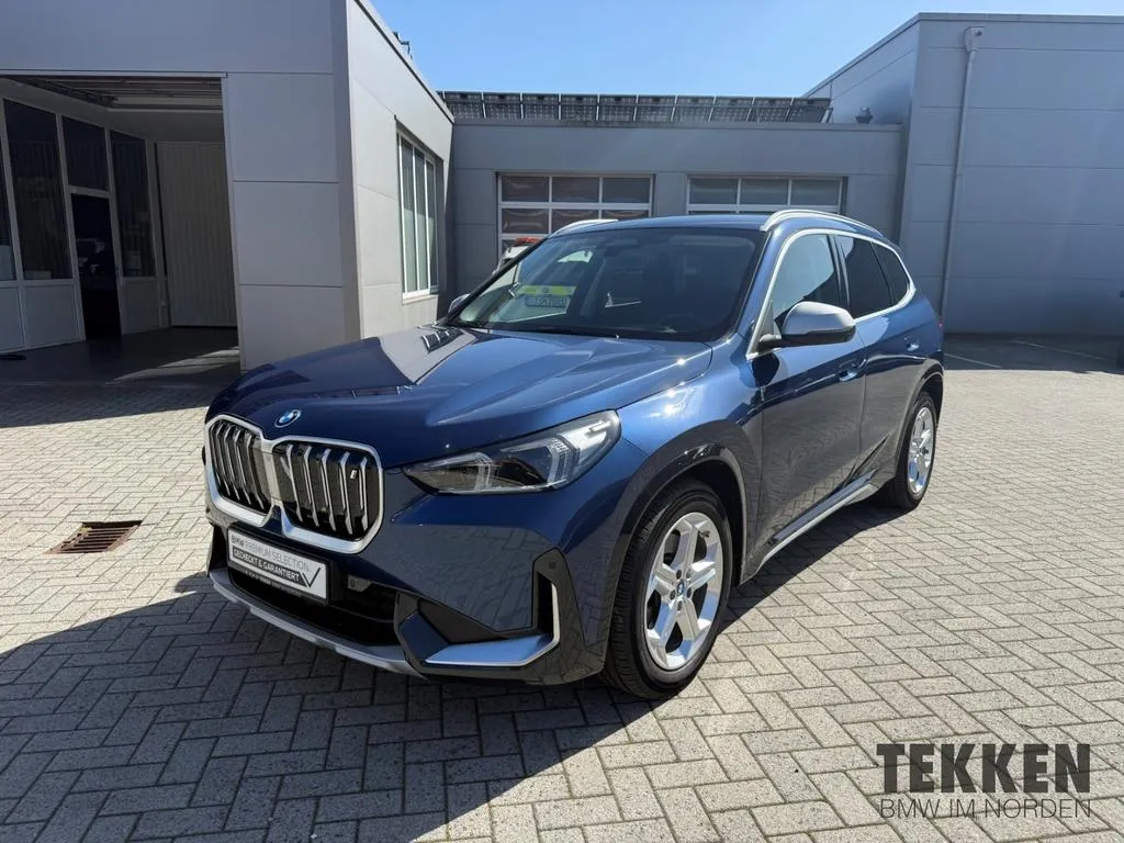 BMW iX1