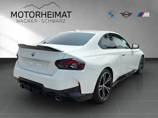 BMW 218
