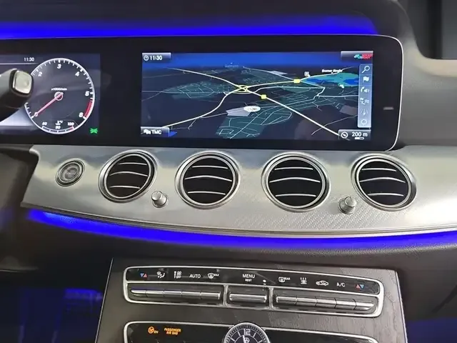 Mercedes-Benz E 200