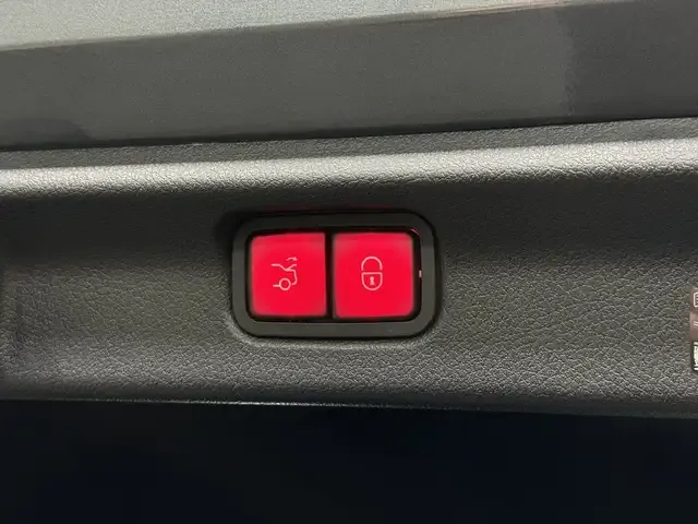 Mercedes-Benz EQE 300