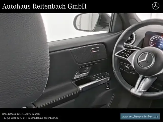 Mercedes-Benz GLB 200