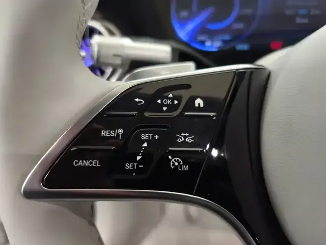 Mercedes-Benz EQS